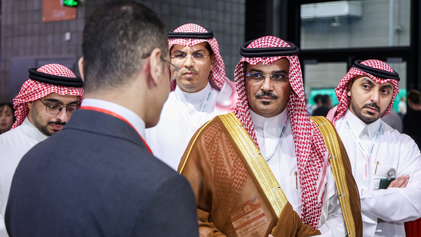 Sultan Hakeem hosting Mr. Musa bin Ahmed Al-Barqi, Deputy Minister for Logistics Services