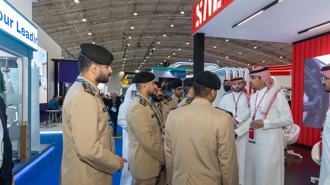 Sultan Hakeem receiving a senior delegation at the Saudi Warehousing and Logistics Expo