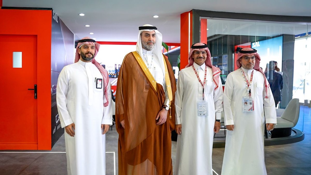 Sultan Hakeem hosting Ahmed bin Sufyan Al-Hassan, Assistant Minister of Transport and Logistics